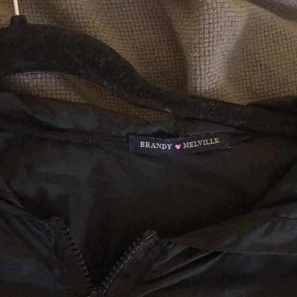 Brandy Melville windbreaker - Picture 2 of 5
